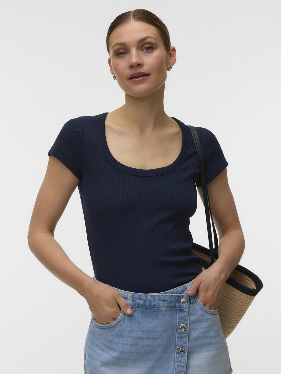 model_shot-detail